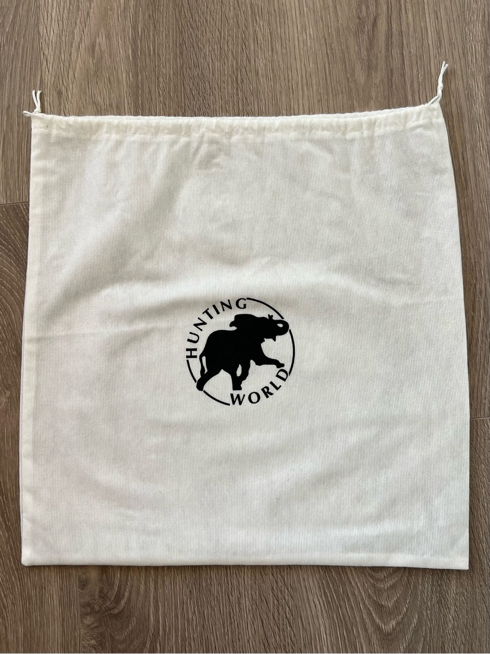 Hunting World dust bag (C435)